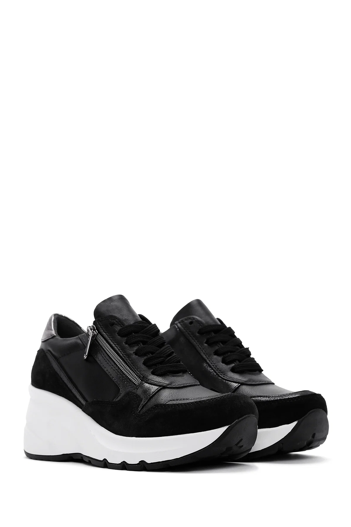 Kadın Siyah Bağcıklı Fermuar Detaylı Dolgu Topuklu Deri Sneaker - Image 3