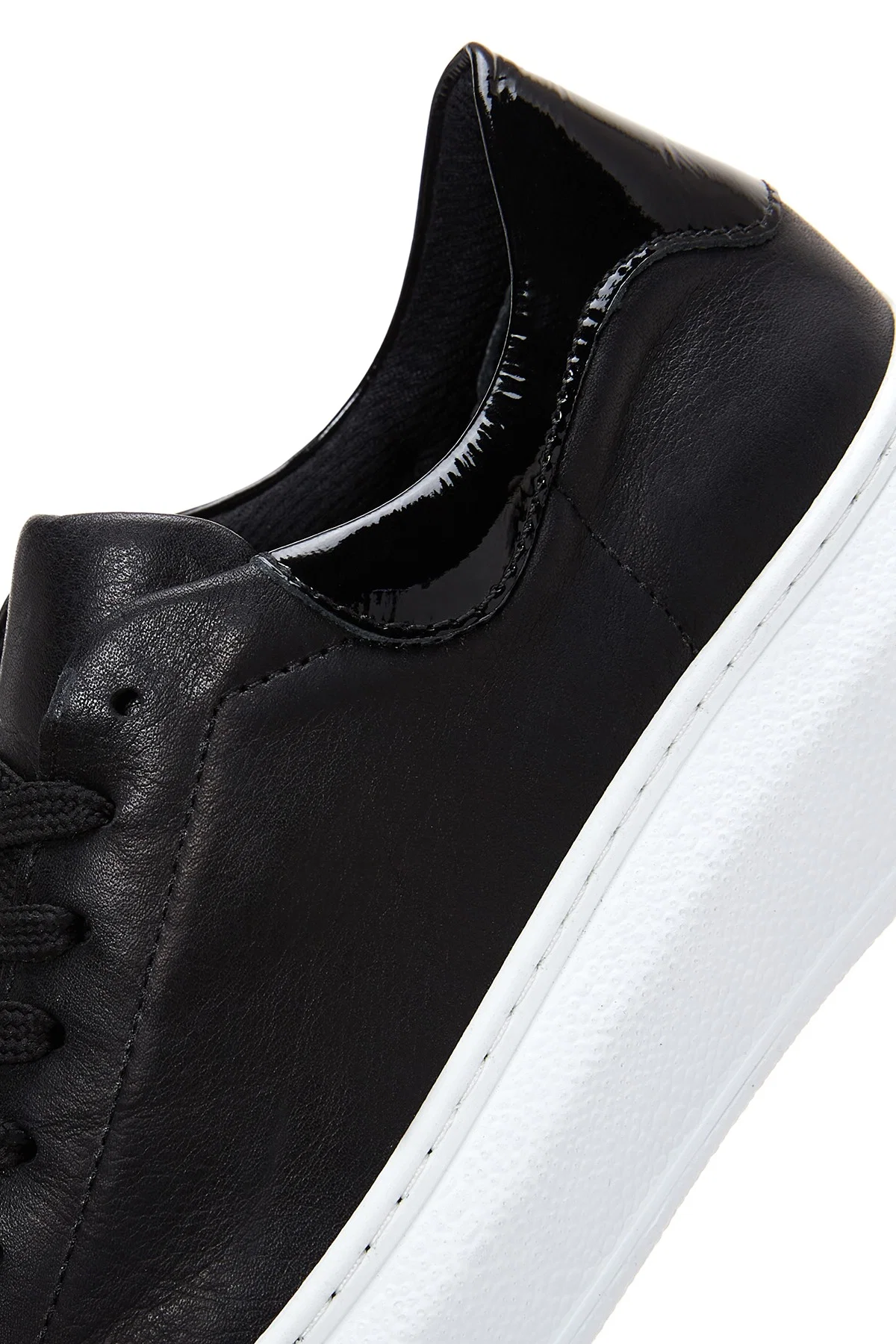 Kadın Siyah Bağcıklı Kalın Taban Deri Sneaker - Image 7