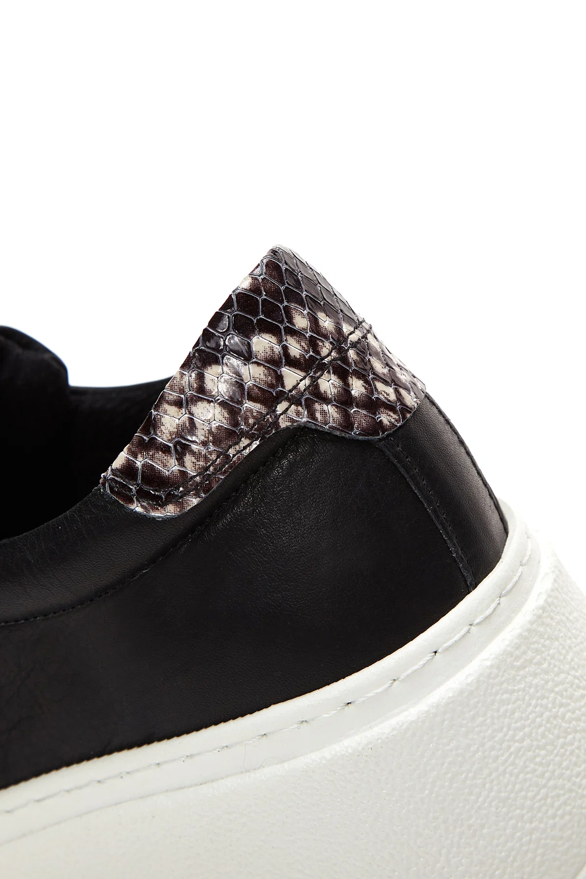 Kadın Siyah Bağcıklı Kalın Taban Deri Sneaker - Image 7