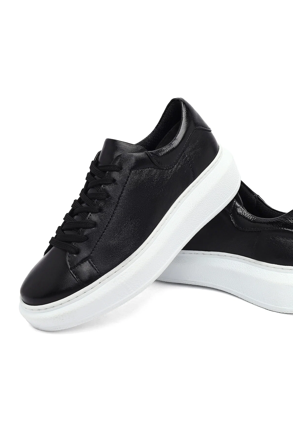 Kadın Siyah Bağcıklı Kalın Taban Deri Sneaker - Image 11