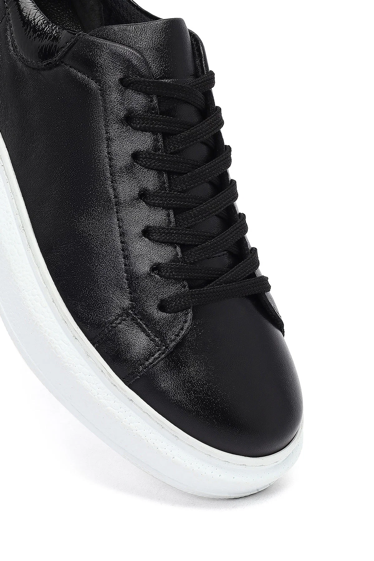 Kadın Siyah Bağcıklı Kalın Taban Deri Sneaker - Image 8
