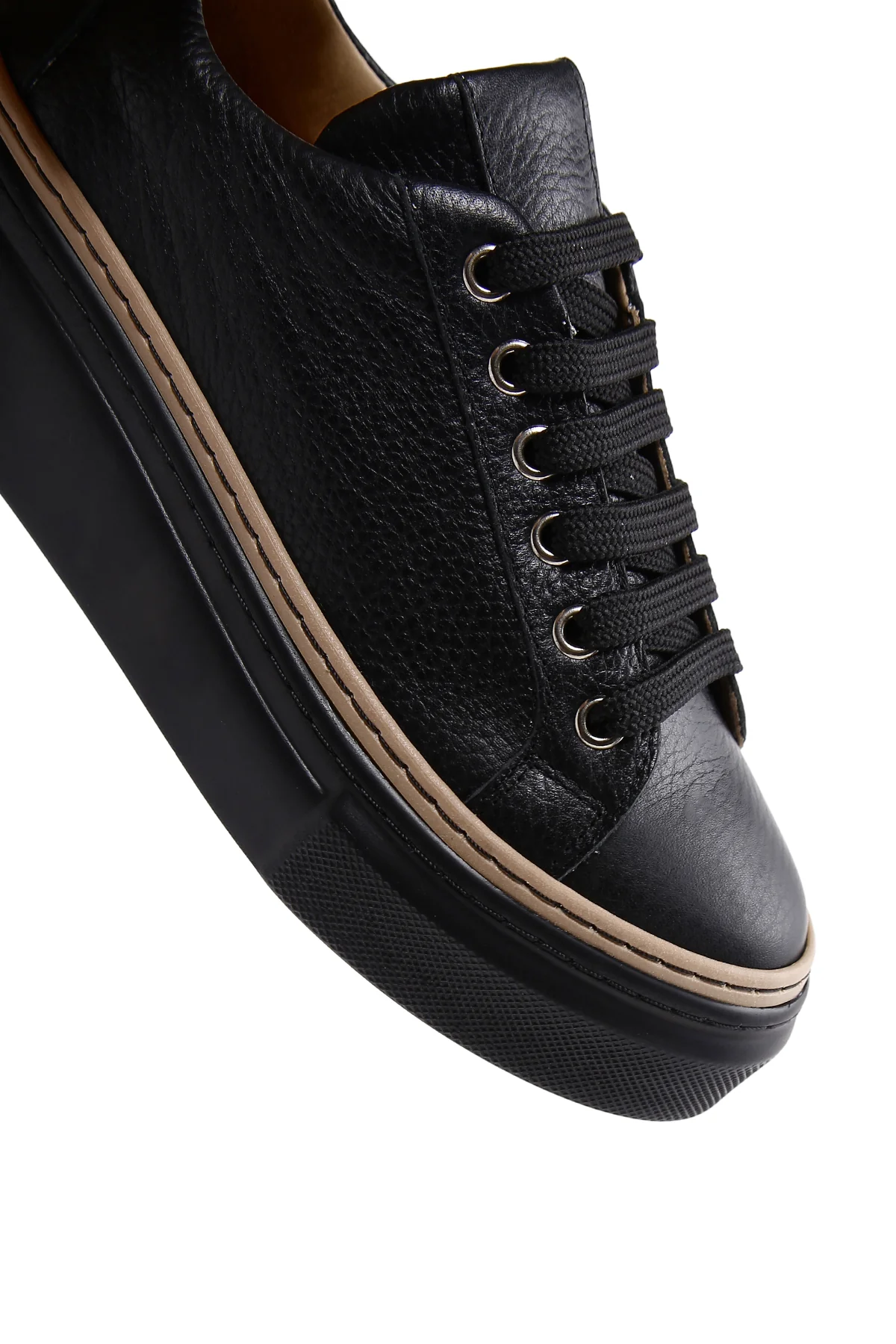 Kadın Siyah Bağcıklı Kalın Tabanlı Deri Sneaker - Image 8