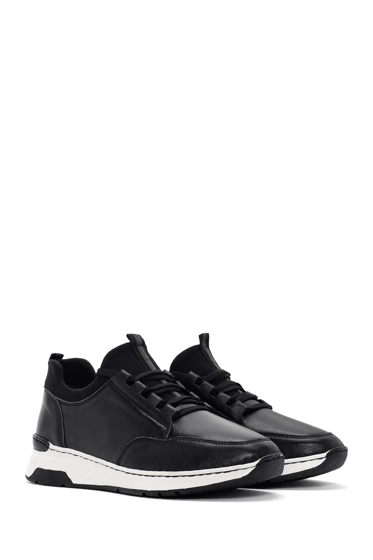 Kadın Siyah Bağcıklı Kalın Tabanlı Deri Sneaker - Image 3