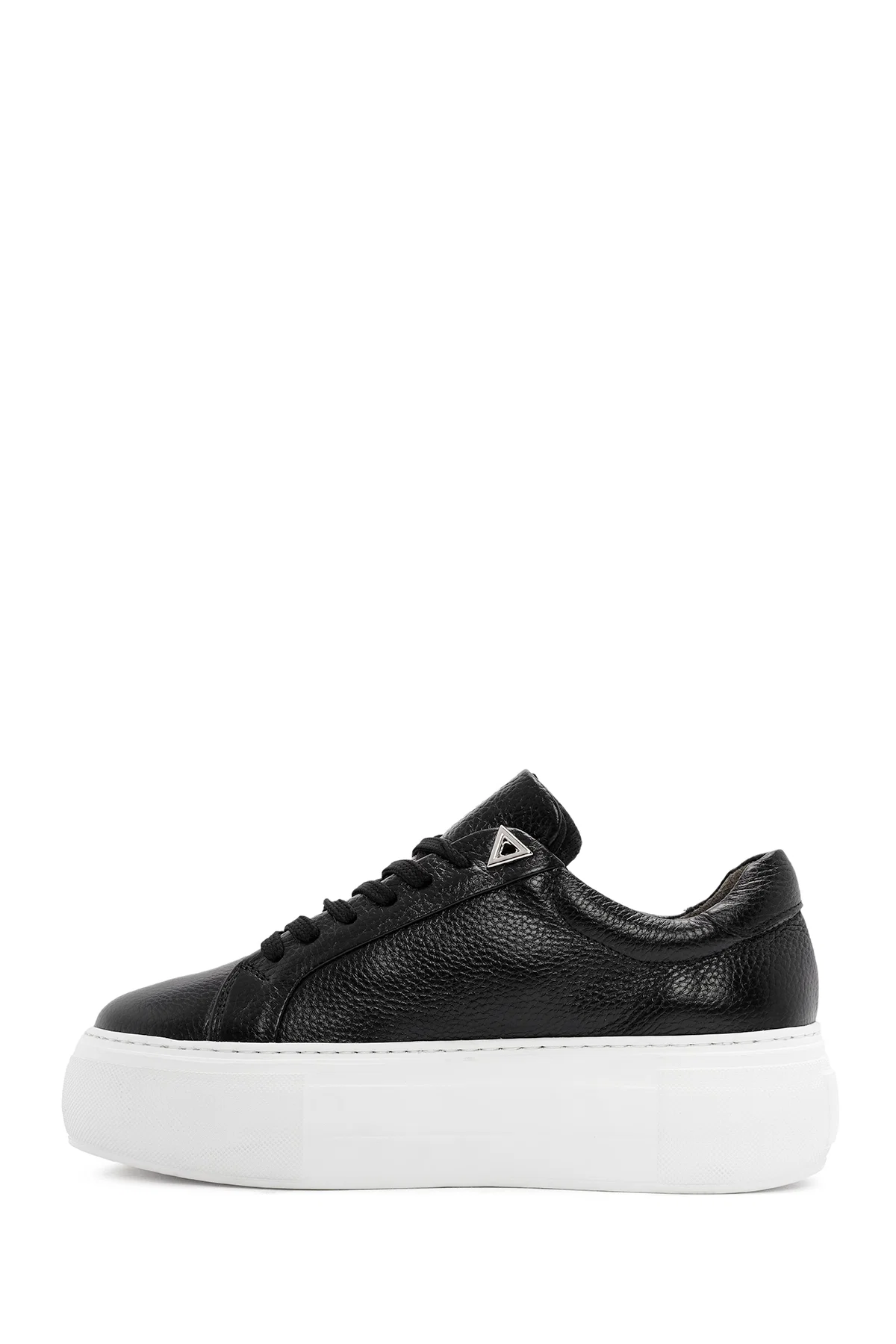 Kadın Siyah Bağcıklı Kalın Tabanlı Deri Sneaker - Image 2