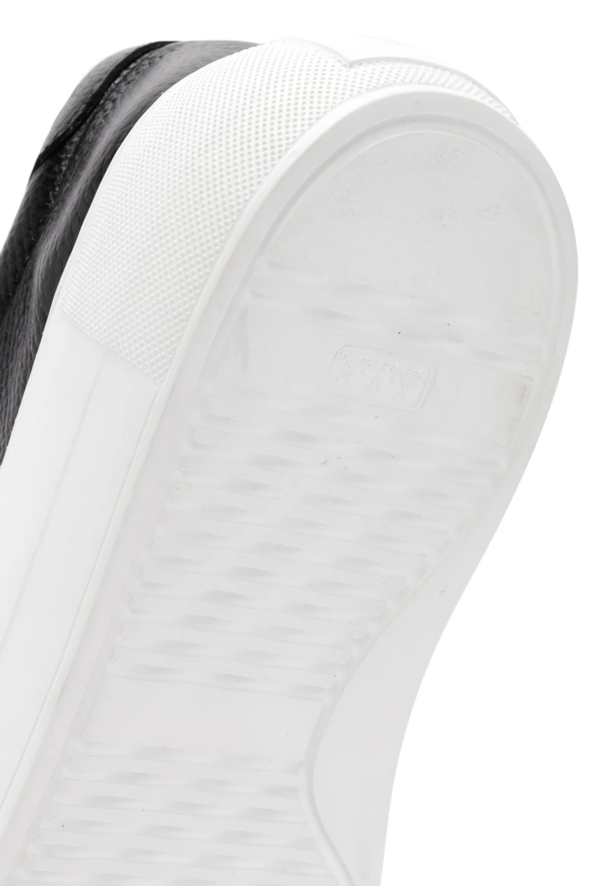 Kadın Siyah Bağcıklı Kalın Tabanlı Deri Sneaker - Image 8
