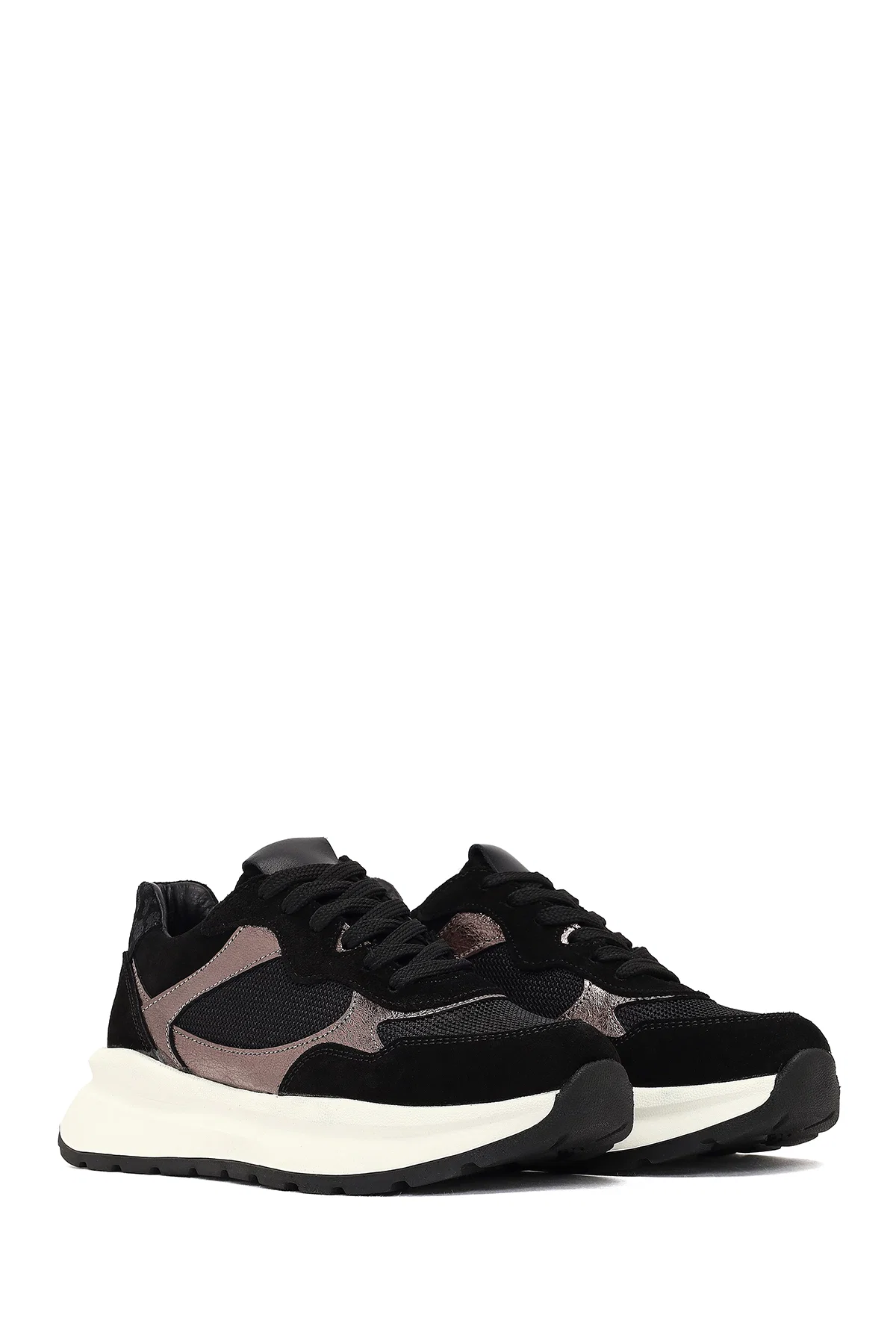 Kadın Siyah Bağcıklı Kalın Tabanlı Deri Sneaker - Image 3
