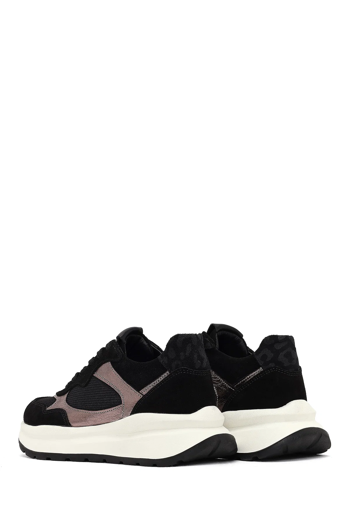 Kadın Siyah Bağcıklı Kalın Tabanlı Deri Sneaker - Image 5
