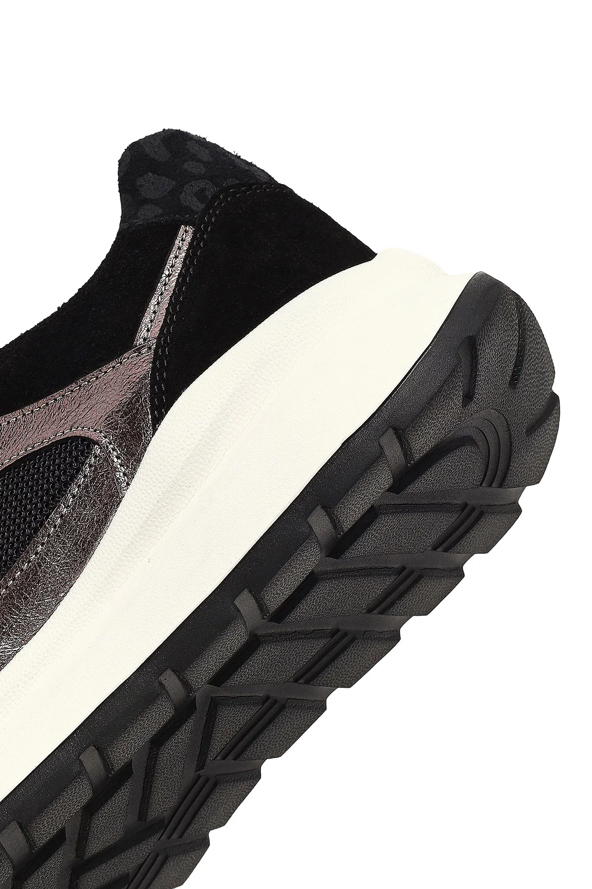 Kadın Siyah Bağcıklı Kalın Tabanlı Deri Sneaker - Image 8
