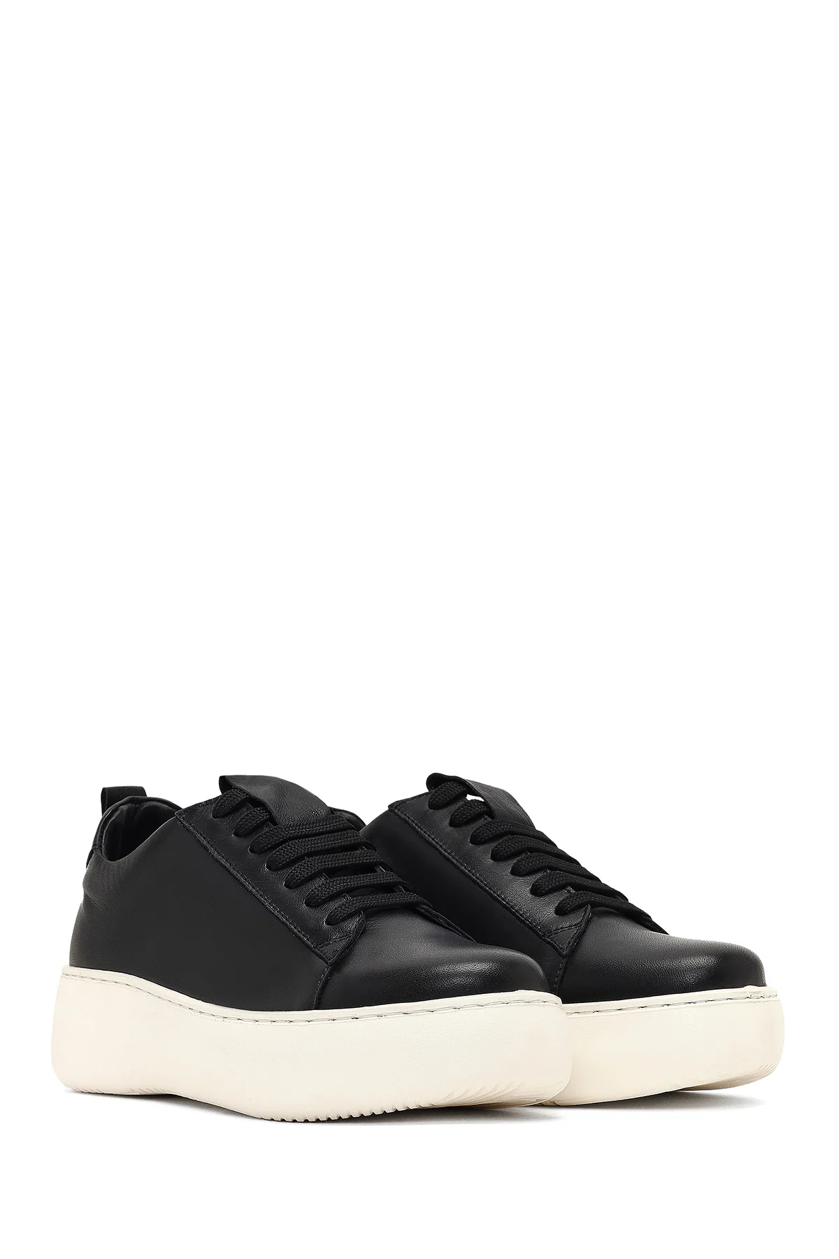 Kadın Siyah Bağcıklı Kalın Tabanlı Deri Sneaker - Image 3