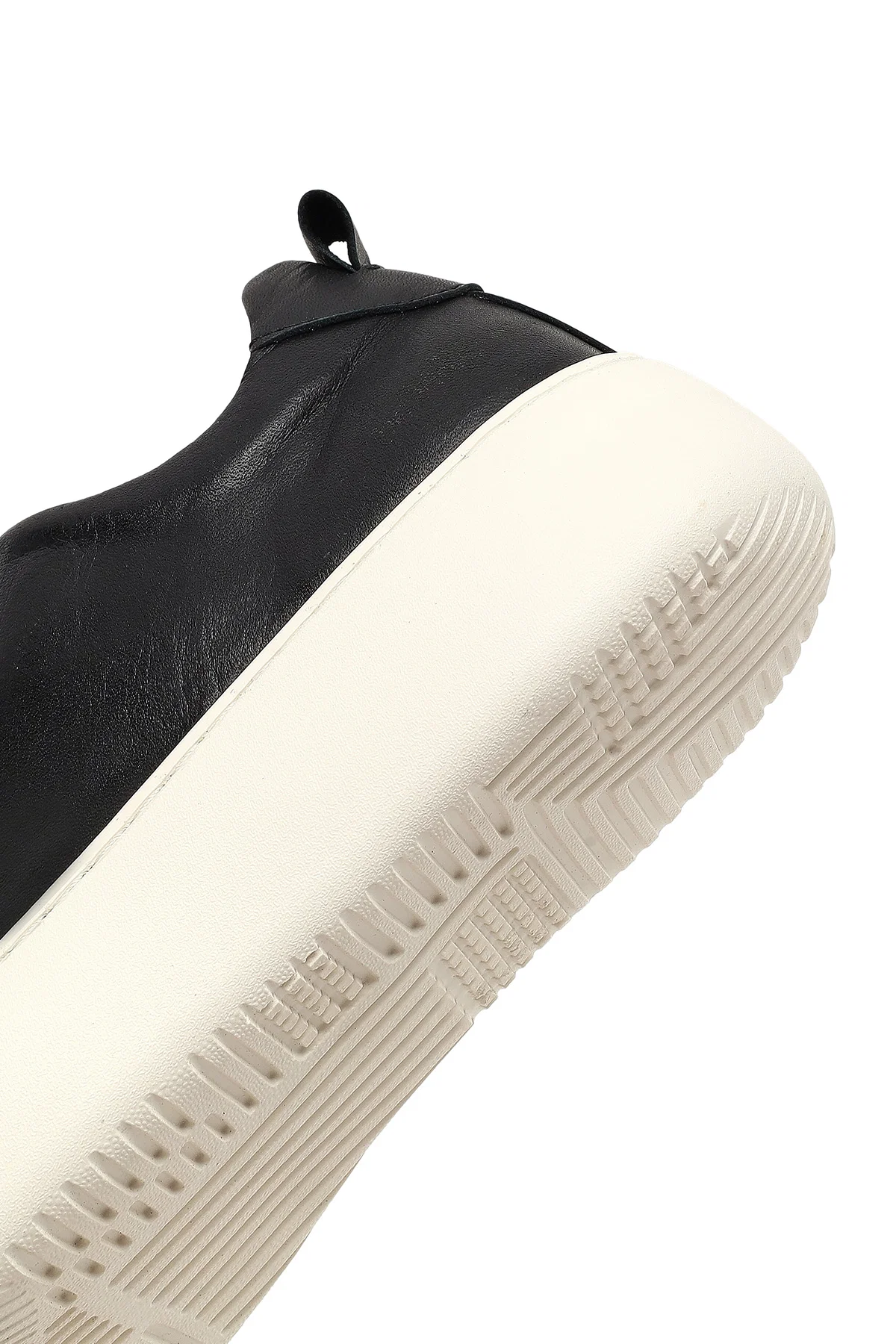 Kadın Siyah Bağcıklı Kalın Tabanlı Deri Sneaker - Image 8