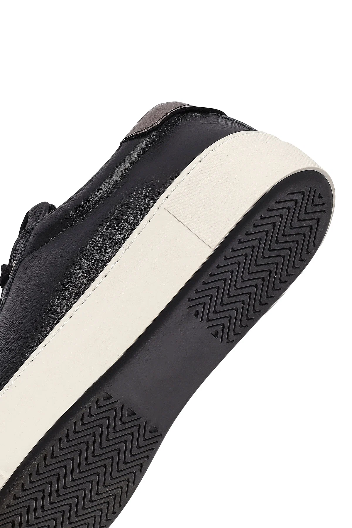 Kadın Siyah Bağcıklı Kalın Tabanlı Deri Sneaker - Image 10