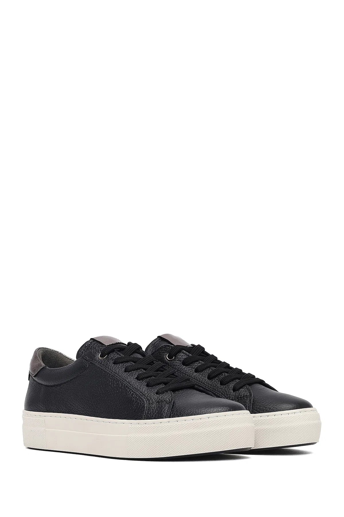 Kadın Siyah Bağcıklı Kalın Tabanlı Deri Sneaker - Image 3