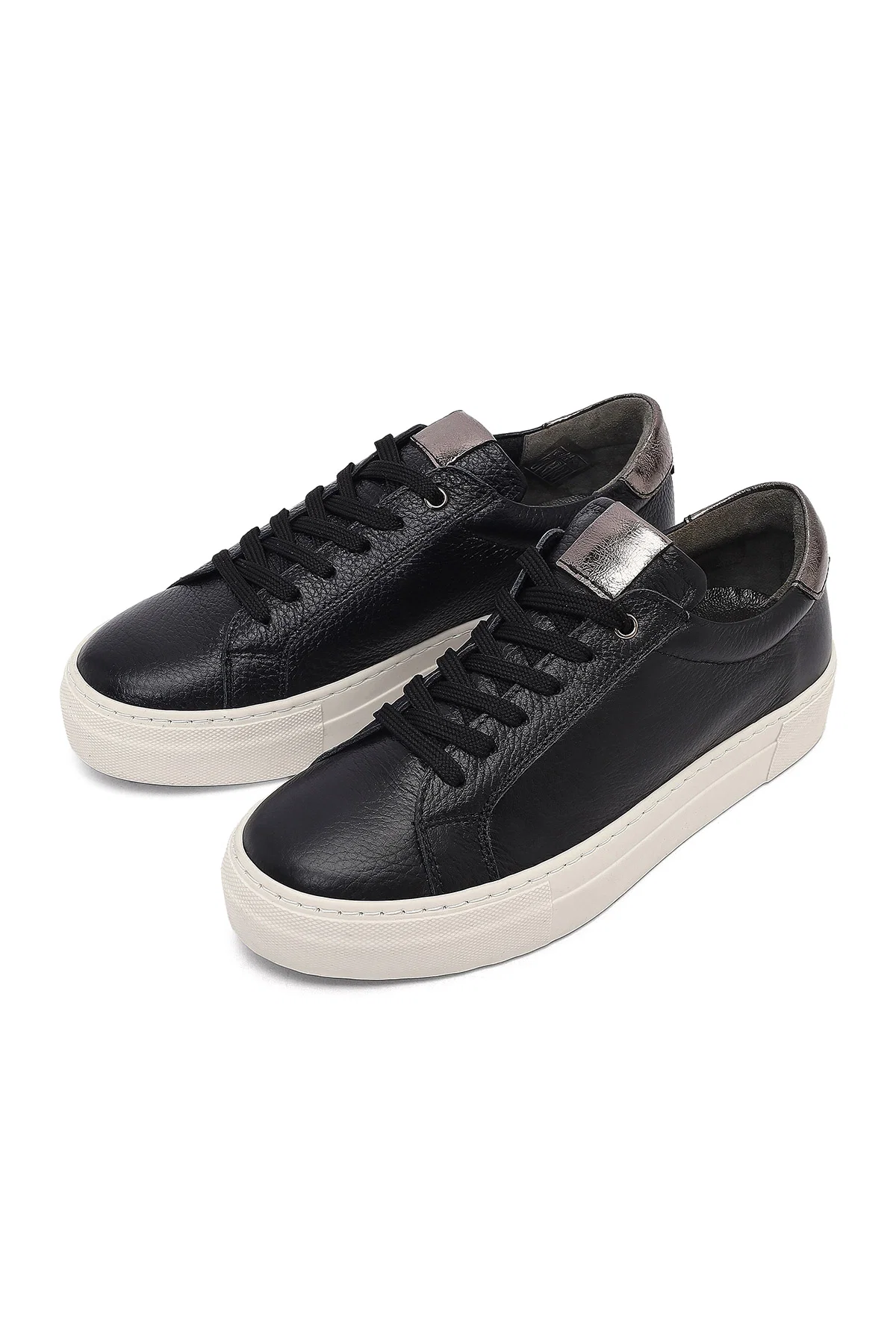Kadın Siyah Bağcıklı Kalın Tabanlı Deri Sneaker - Image 9