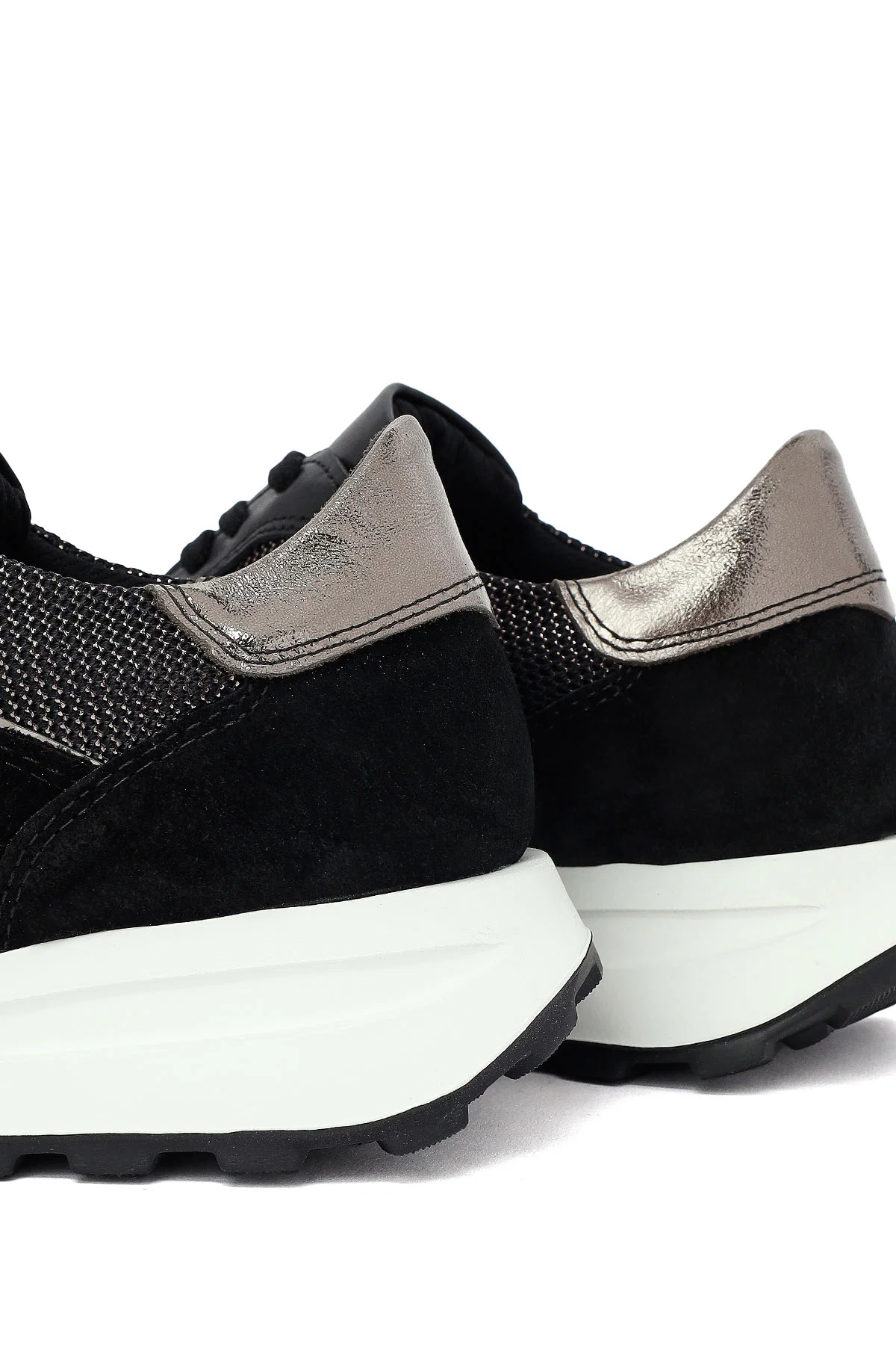 Kadın Siyah Bağcıklı Kalın Tabanlı Deri Sneaker - Image 10