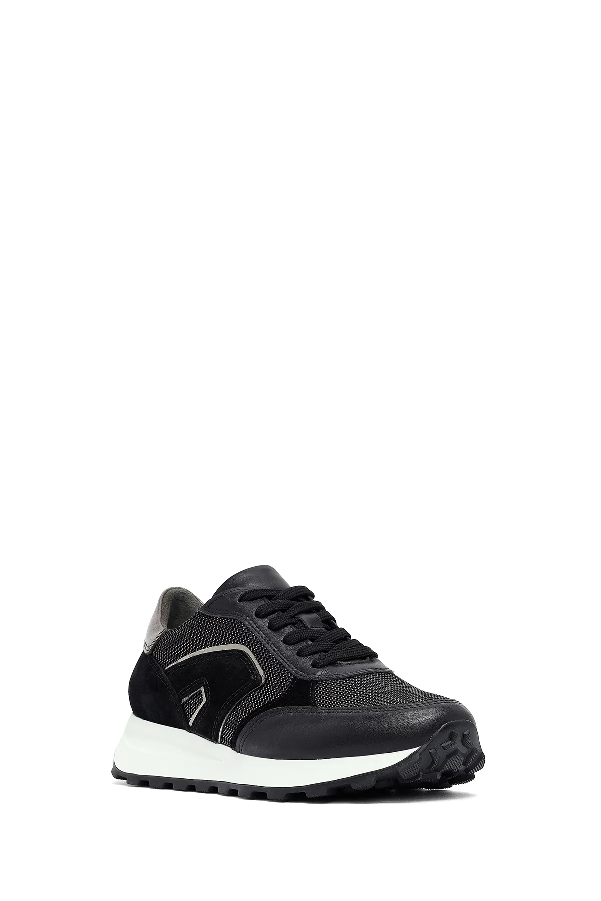 Kadın Siyah Bağcıklı Kalın Tabanlı Deri Sneaker - Image 6
