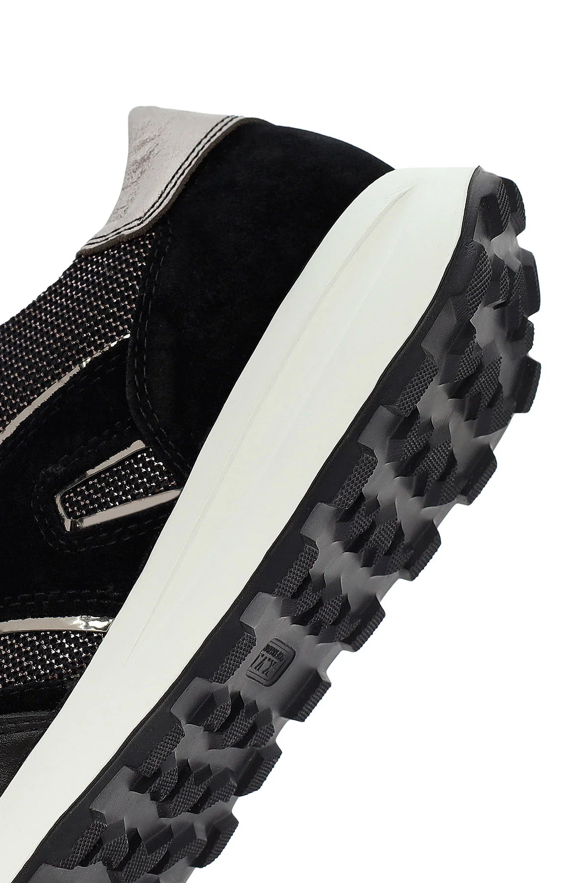 Kadın Siyah Bağcıklı Kalın Tabanlı Deri Sneaker - Image 8