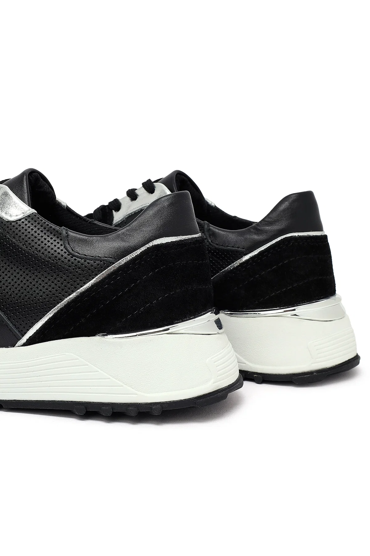 Kadın Siyah Bağcıklı Kalın Tabanlı Deri Sneaker - Image 10