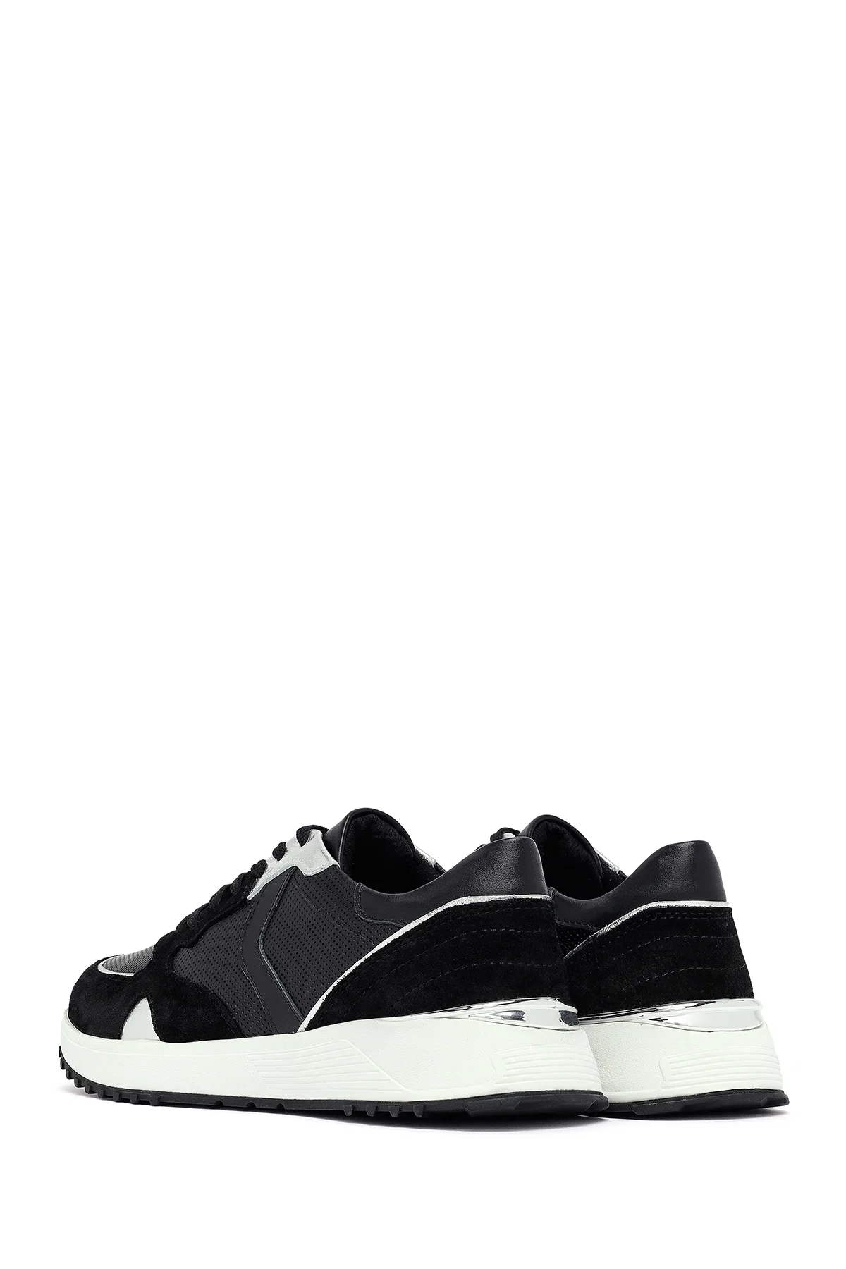 Kadın Siyah Bağcıklı Kalın Tabanlı Deri Sneaker - Image 5