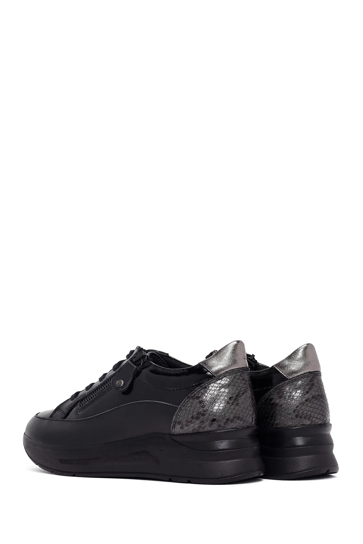 Kadın Siyah Bağcıklı Kalın Tabanlı Deri Sneaker - Image 5