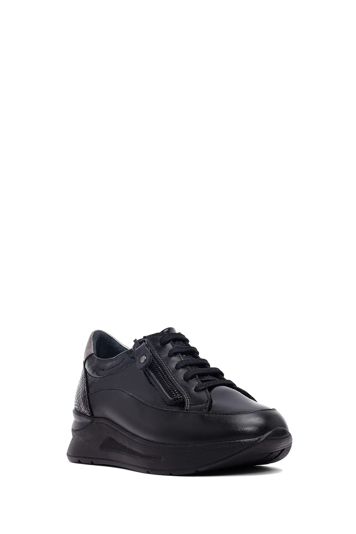 Kadın Siyah Bağcıklı Kalın Tabanlı Deri Sneaker - Image 6