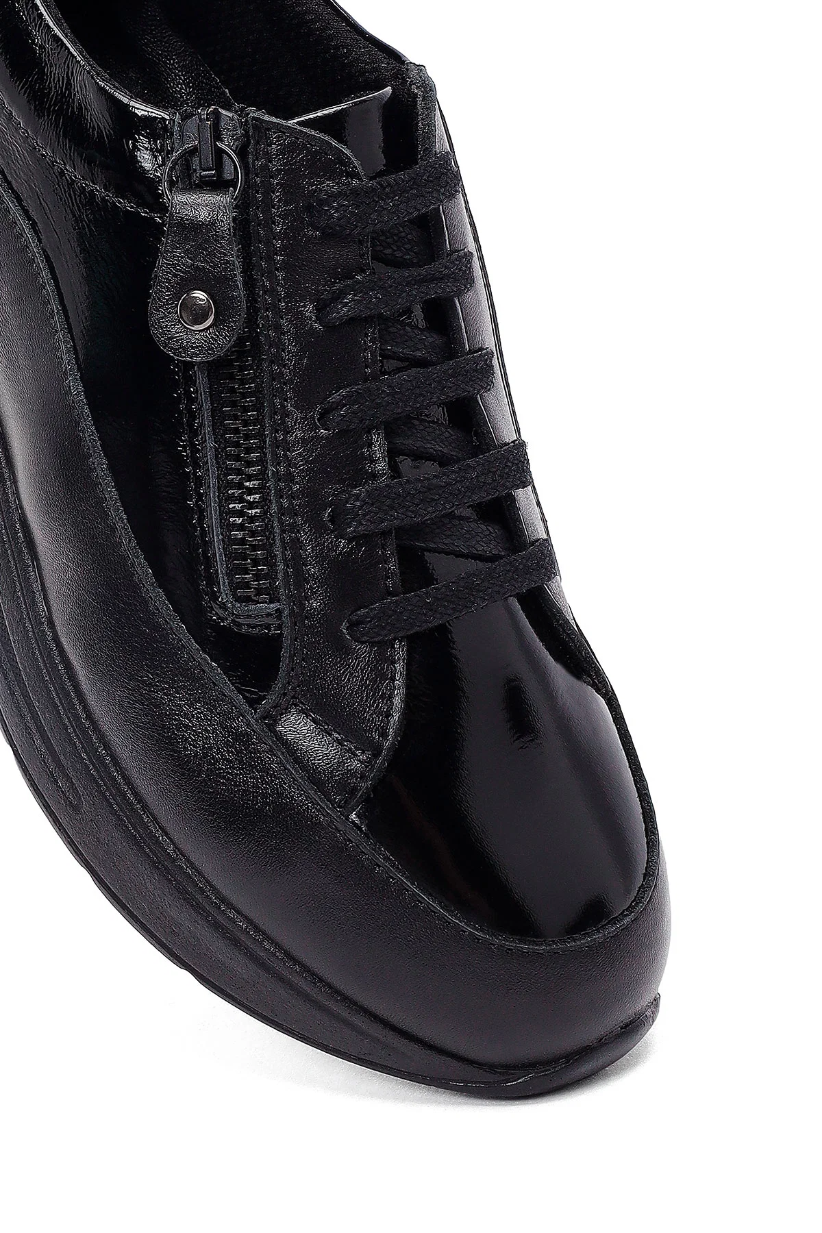 Kadın Siyah Bağcıklı Kalın Tabanlı Deri Sneaker - Image 9