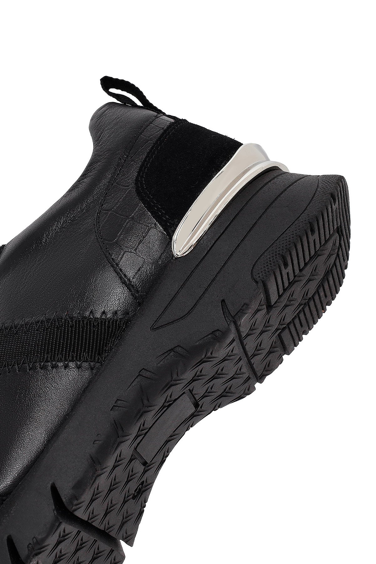 Kadın Siyah Bağcıklı Kalın Tabanlı Deri Sneaker - Image 8
