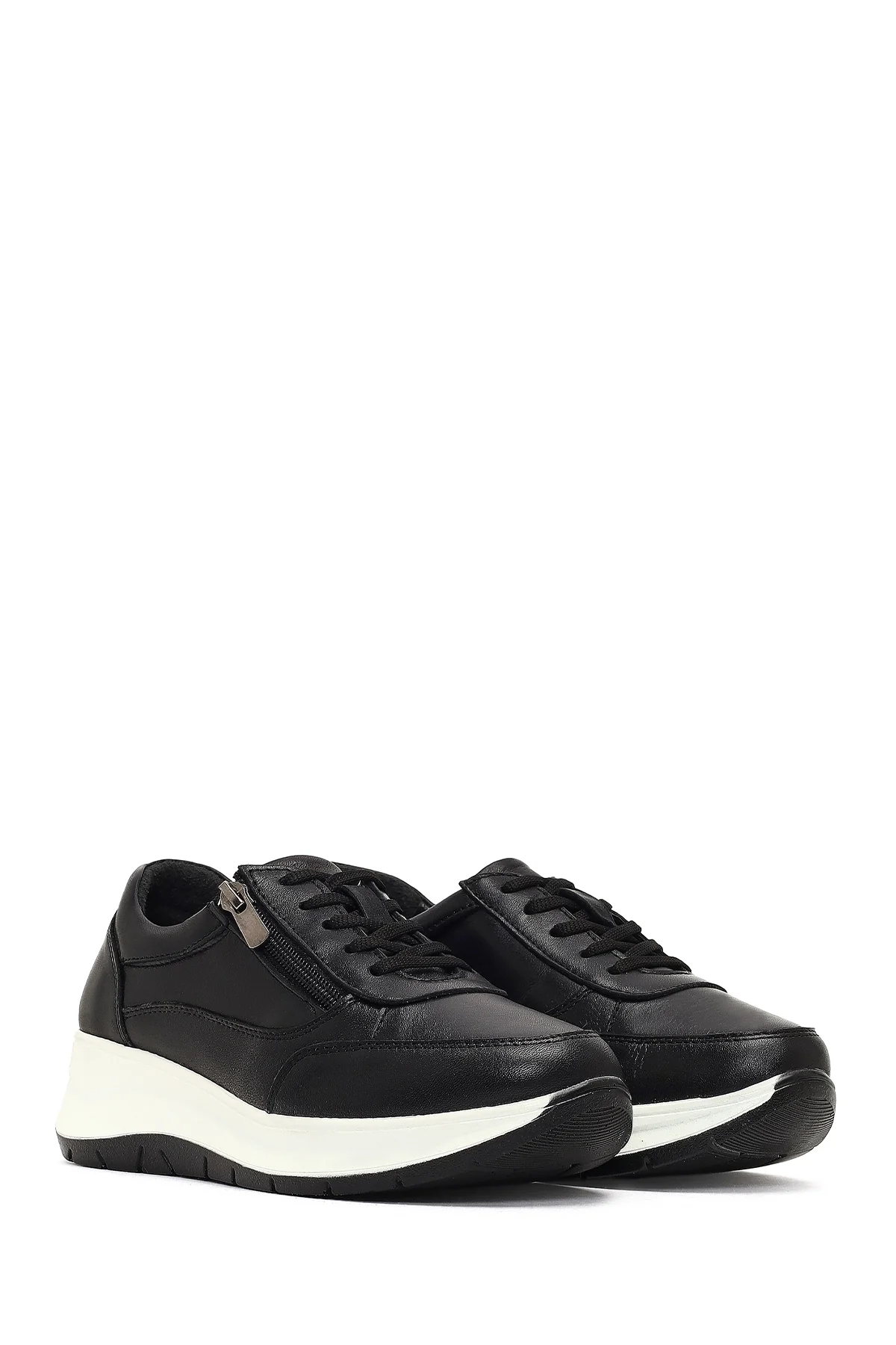 Kadın Siyah Bağcıklı Kalın Tabanlı Deri Sneaker - Image 3