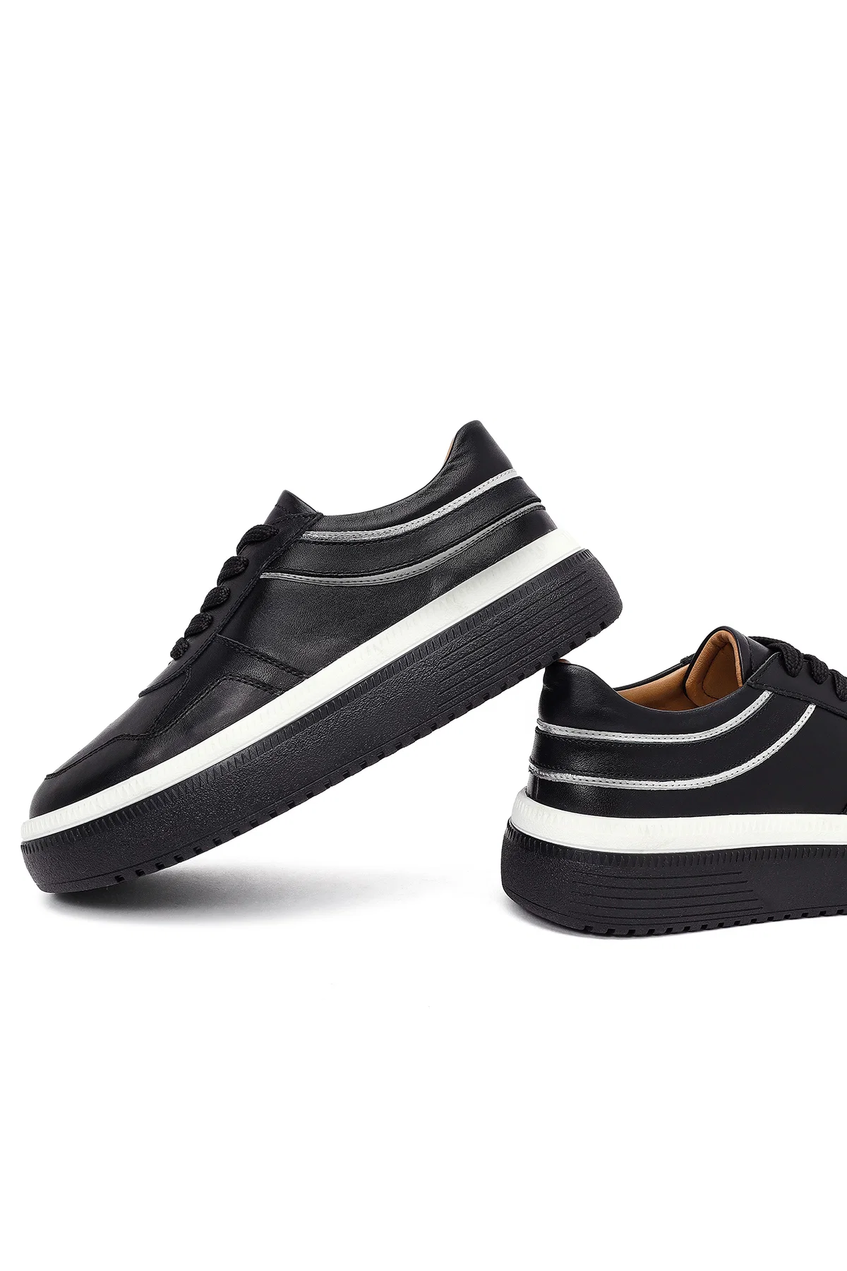 Kadın Siyah Bağcıklı Kalın Tabanlı Deri Sneaker - Image 10