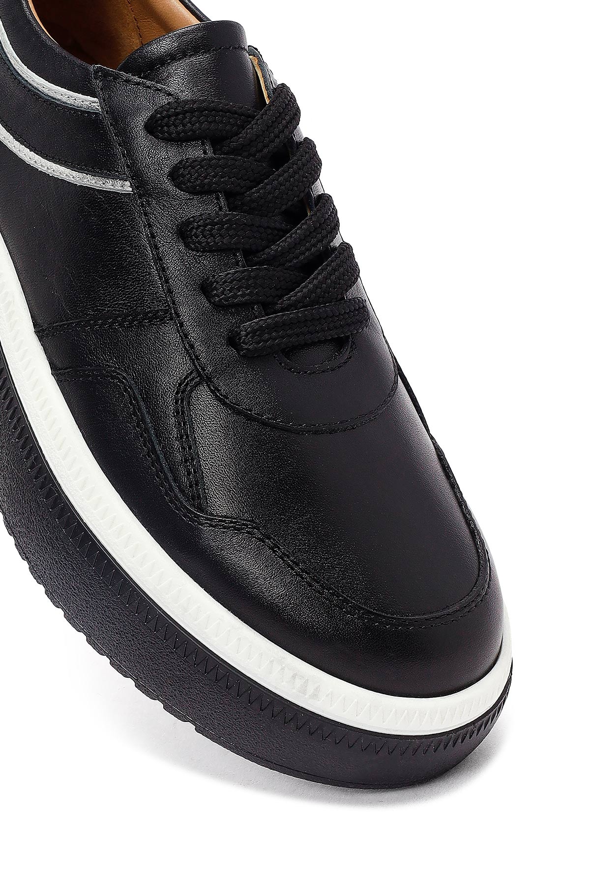 Kadın Siyah Bağcıklı Kalın Tabanlı Deri Sneaker - Image 9