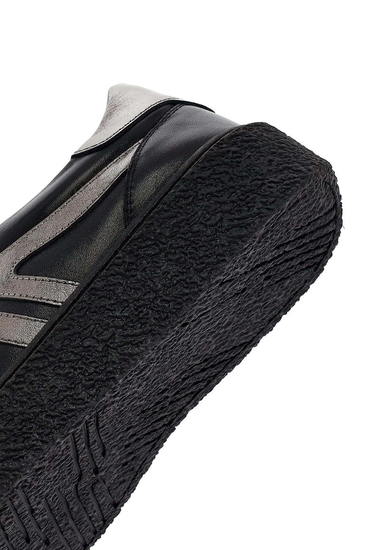 Kadın Siyah Bağcıklı Kalın Tabanlı Deri Sneaker - Image 10