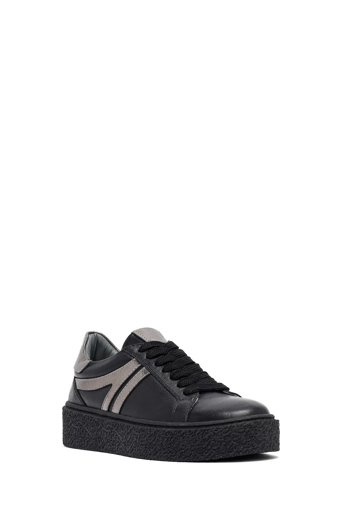 Kadın Siyah Bağcıklı Kalın Tabanlı Deri Sneaker - Image 6