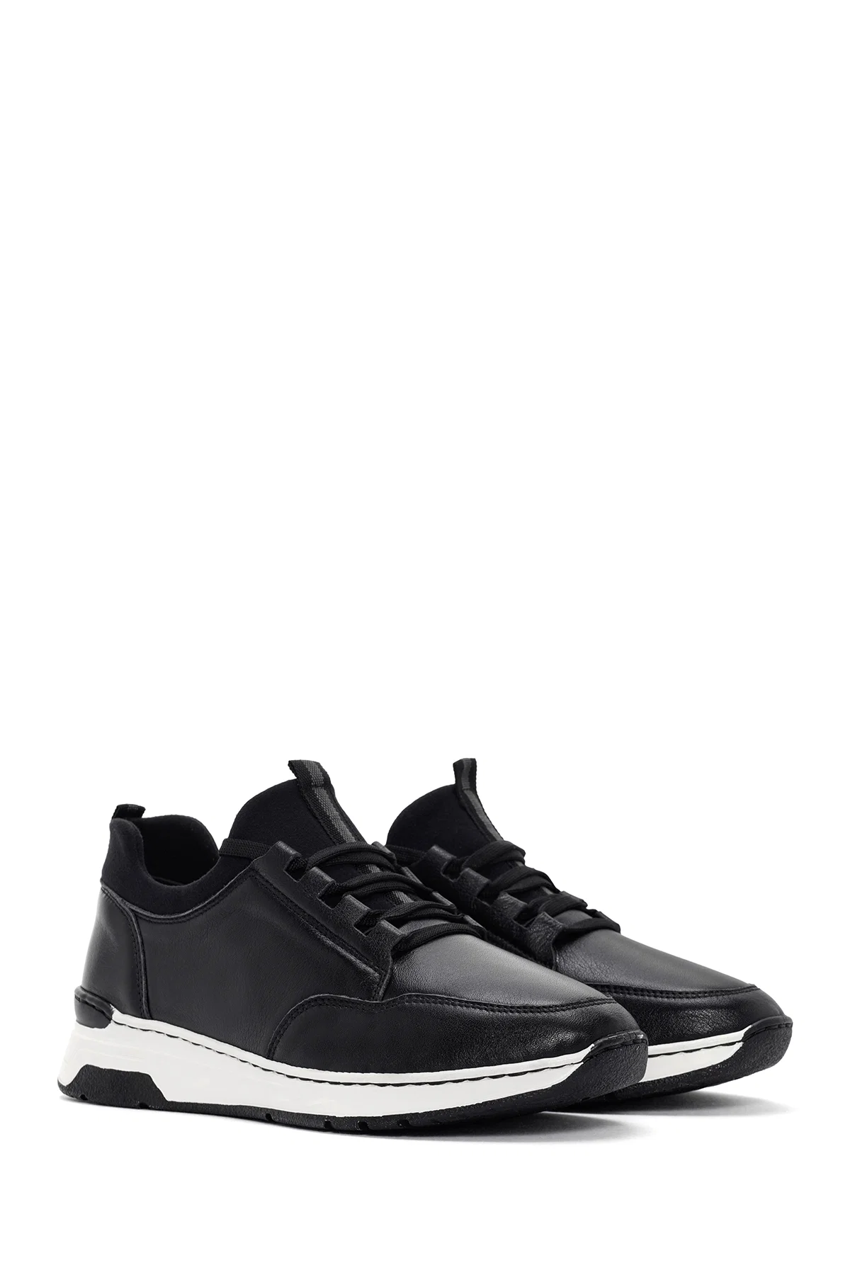 Kadın Siyah Bağcıklı Kalın Tabanlı Deri Sneaker - Image 3
