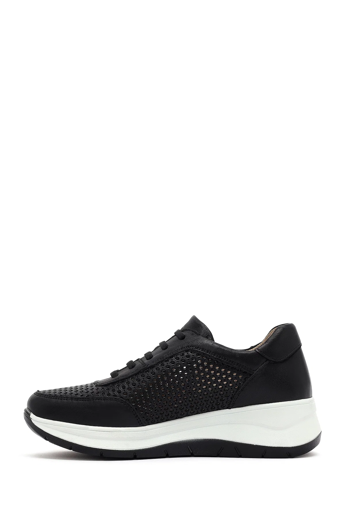 Kadın Siyah Bağcıklı Kalın Tabanlı Deri Sneaker - Image 2
