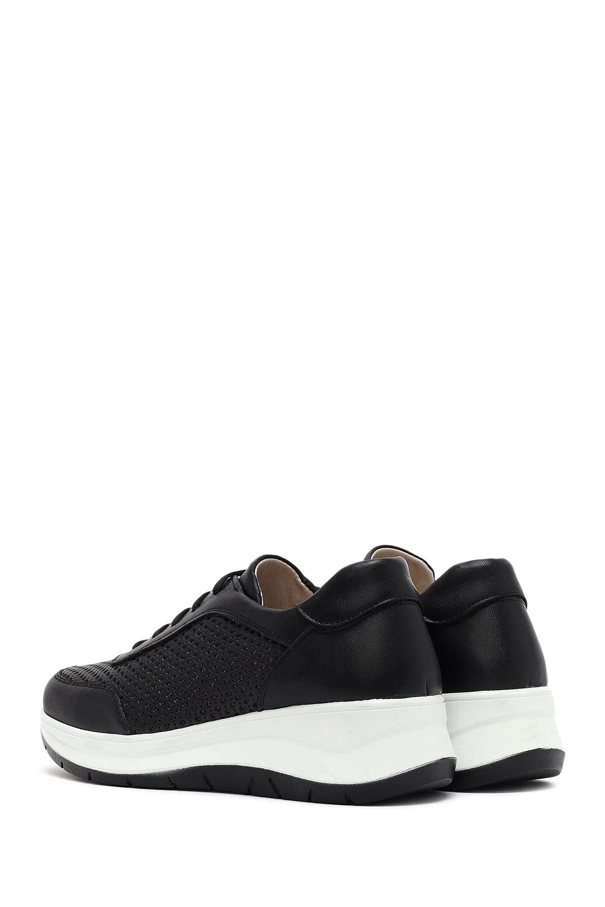 Kadın Siyah Bağcıklı Kalın Tabanlı Deri Sneaker - Image 6