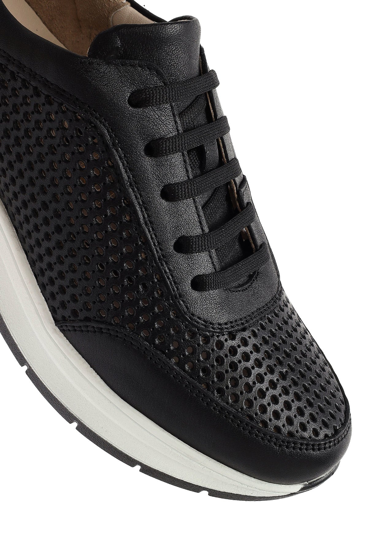 Kadın Siyah Bağcıklı Kalın Tabanlı Deri Sneaker - Image 9