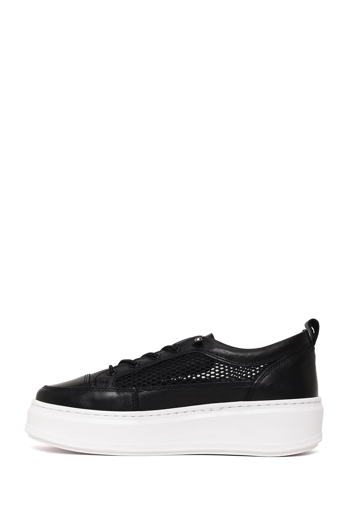 Kadın Siyah Bağcıklı Kalın Tabanlı Deri Sneaker - Image 3