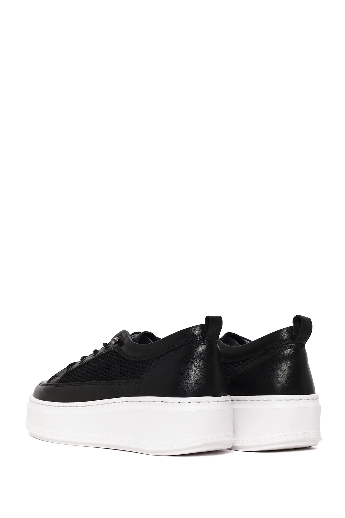 Kadın Siyah Bağcıklı Kalın Tabanlı Deri Sneaker - Image 6