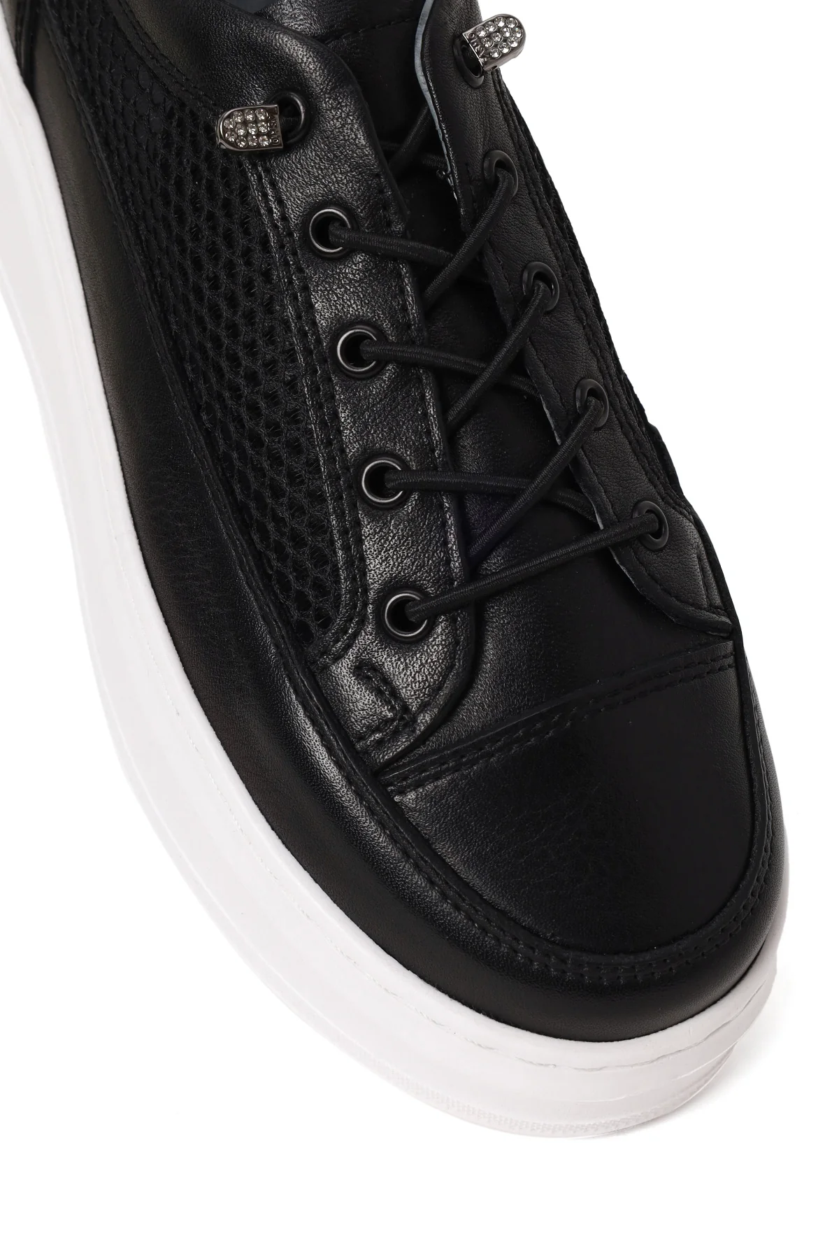 Kadın Siyah Bağcıklı Kalın Tabanlı Deri Sneaker - Image 9