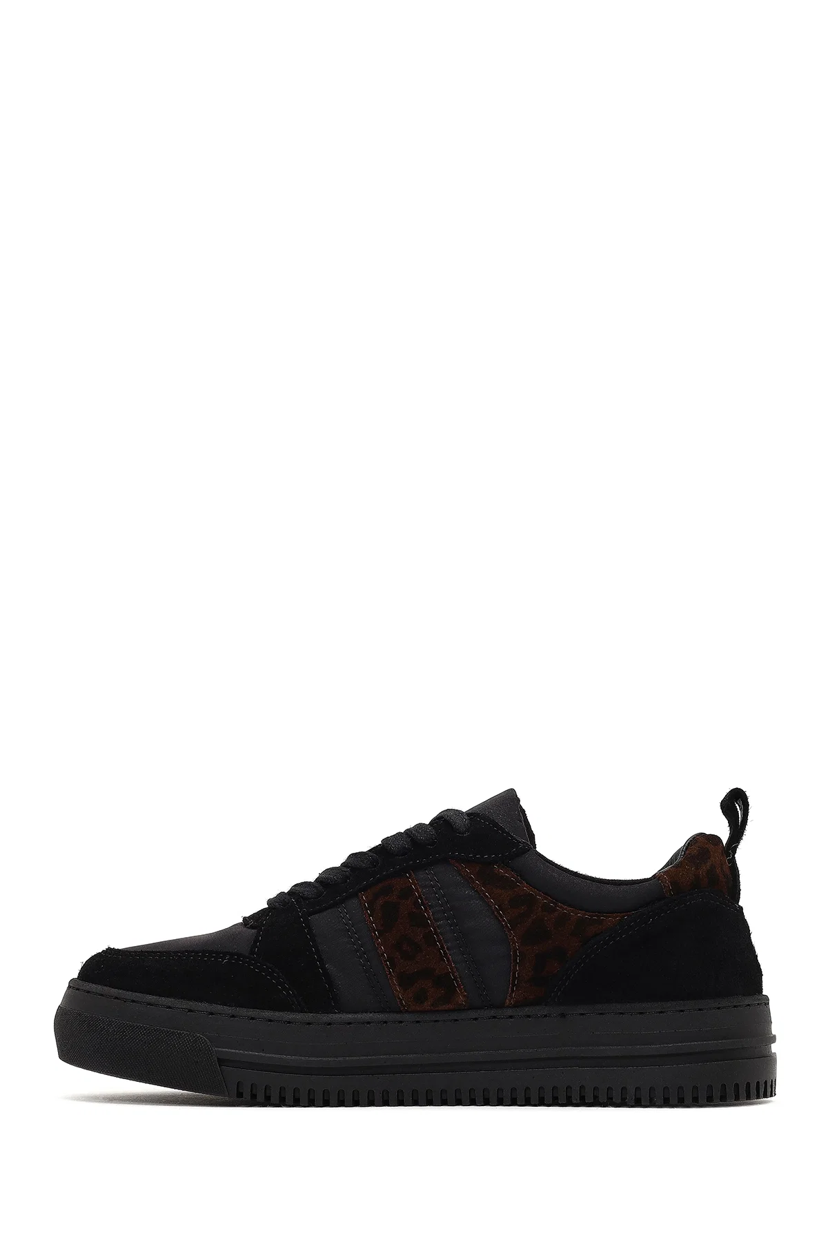 Kadın Siyah Bağcıklı Kalın Tabanlı Desenli Deri Sneaker - Image 2