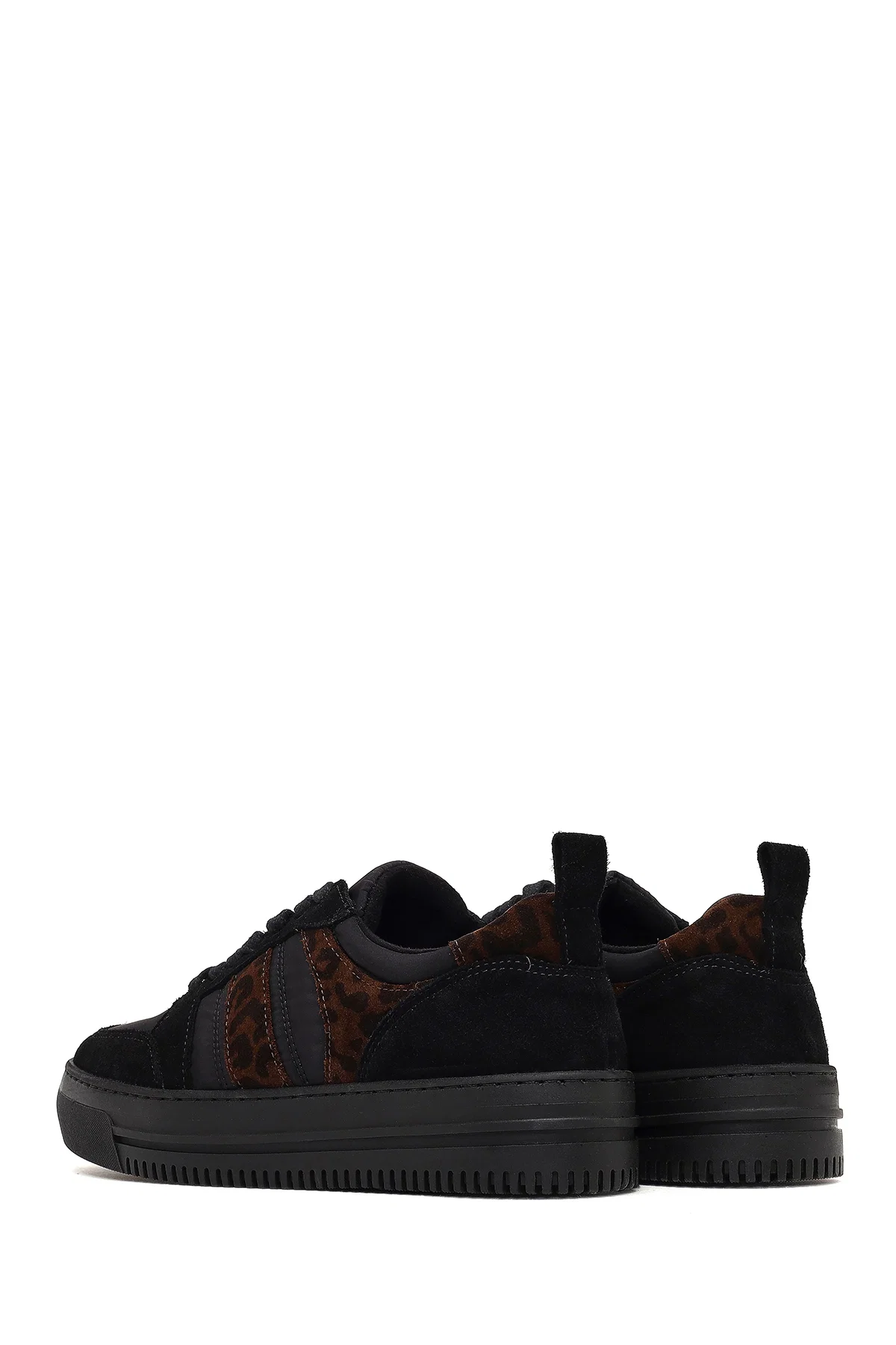 Kadın Siyah Bağcıklı Kalın Tabanlı Desenli Deri Sneaker - Image 5