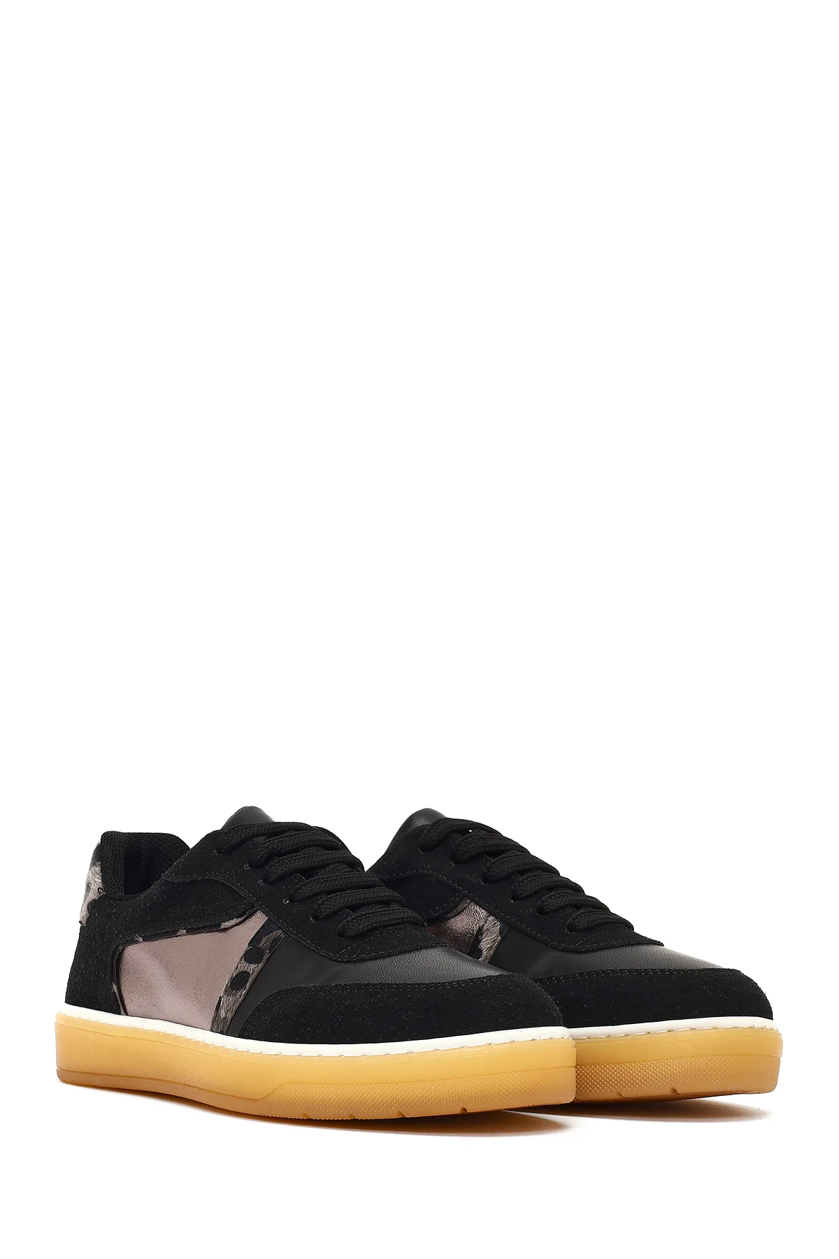 Kadın Siyah Bağcıklı Kalın Tabanlı Desenli Sneaker - Image 3