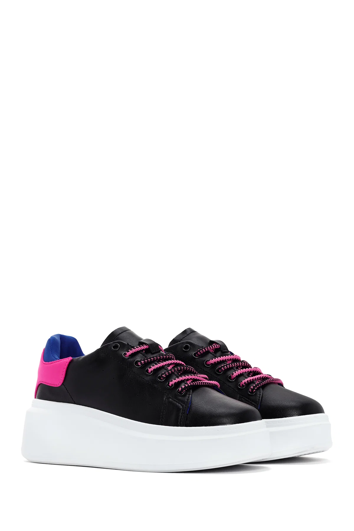 Kadın Siyah Bağcıklı Kalın Tabanlı Sneaker - Image 3