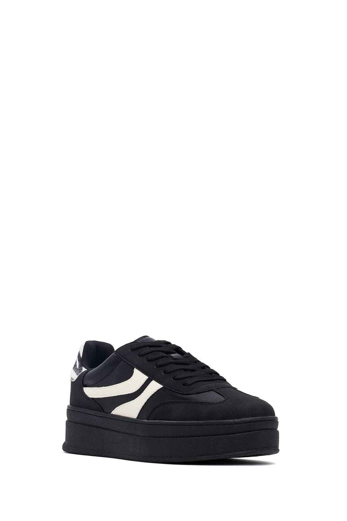 Kadın Siyah Bağcıklı Kalın Tabanlı Sneaker - Image 6