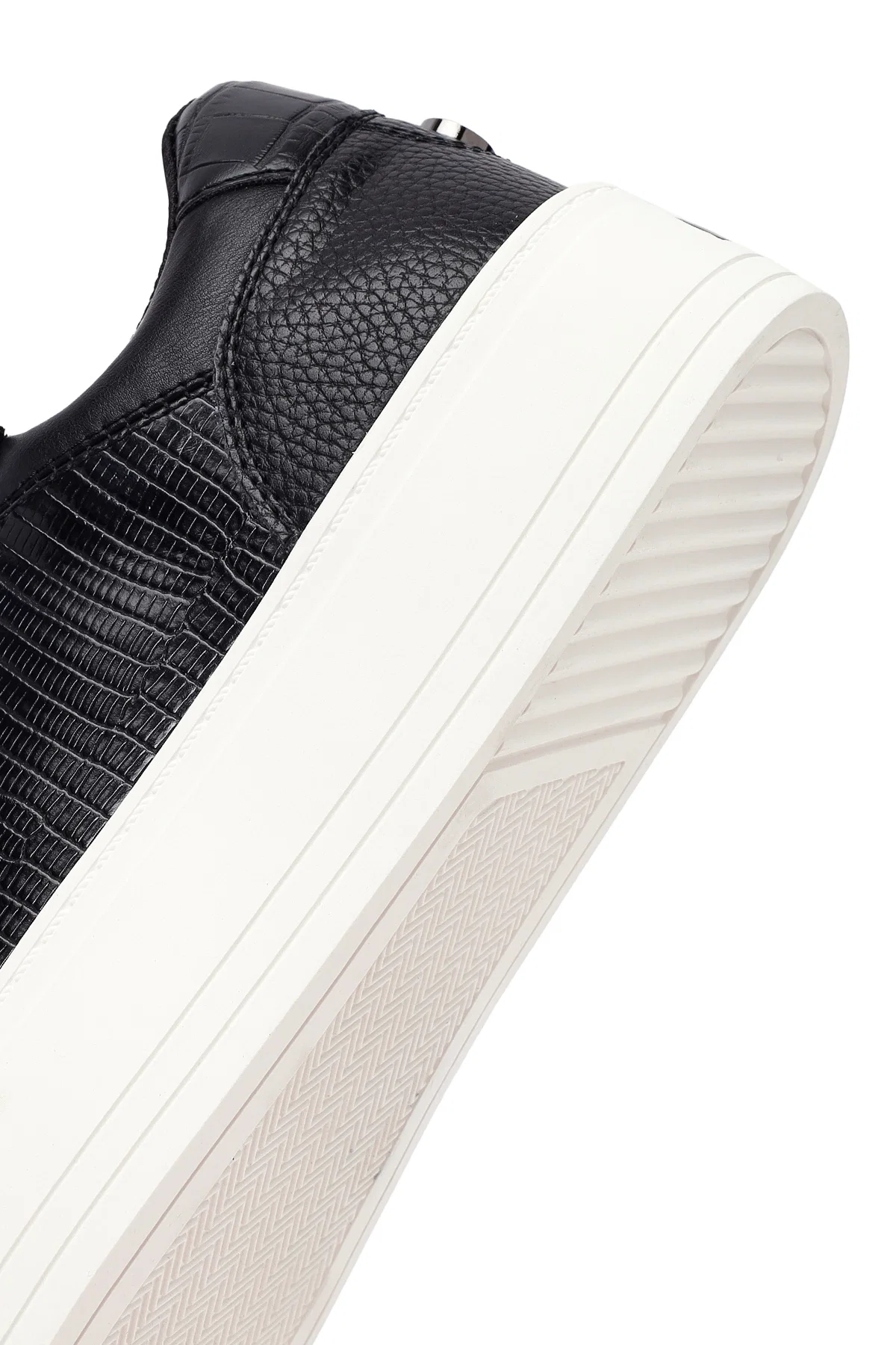 Kadın Siyah Bağcıklı Kalın Tabanlı Sneaker - Image 9