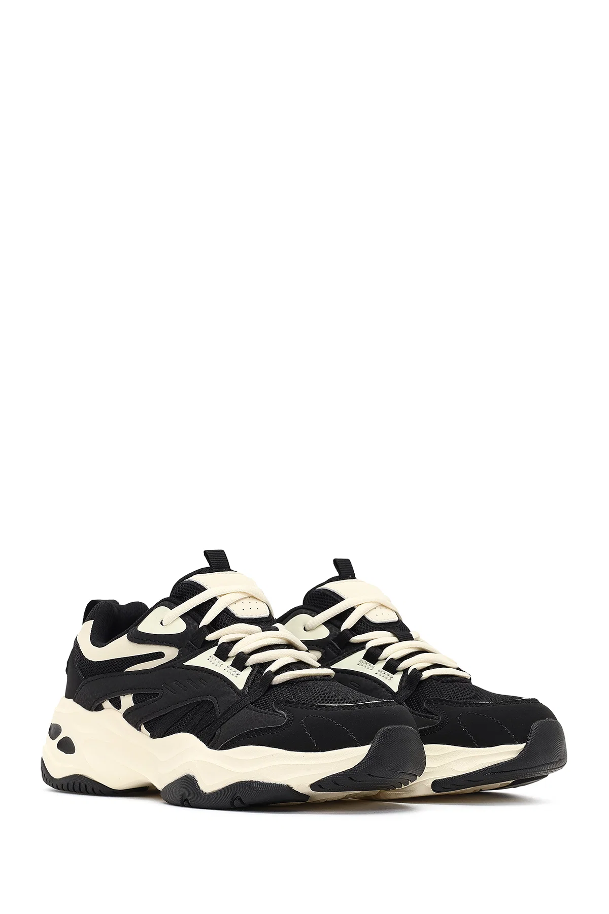 Kadın Siyah Bağcıklı Kalın Tabanlı Sneaker - Image 3
