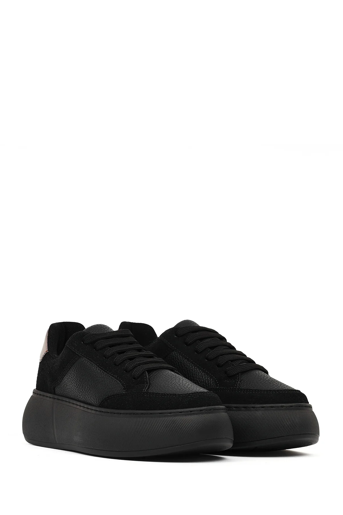 Kadın Siyah Bağcıklı Kalın Tabanlı Sneaker - Image 2