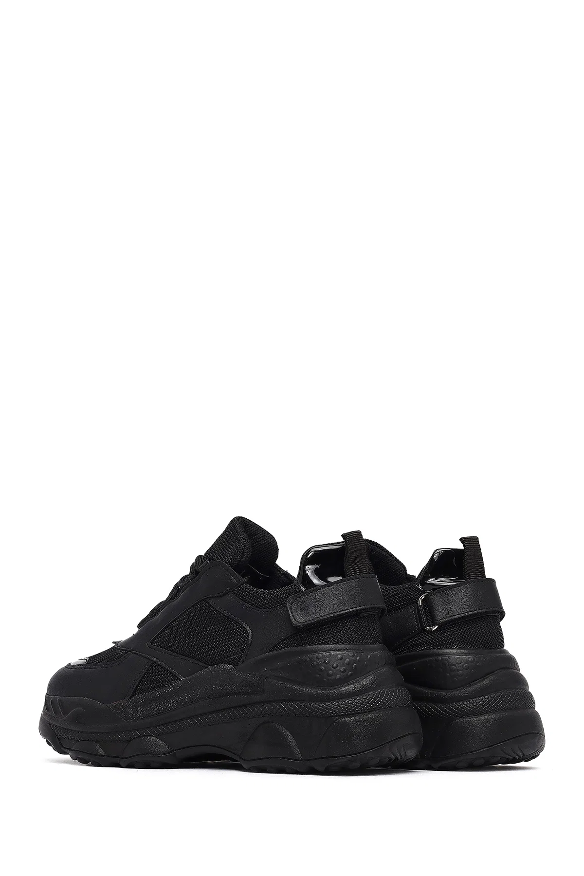 Kadın Siyah Bağcıklı Kalın Tabanlı Sneaker - Image 5