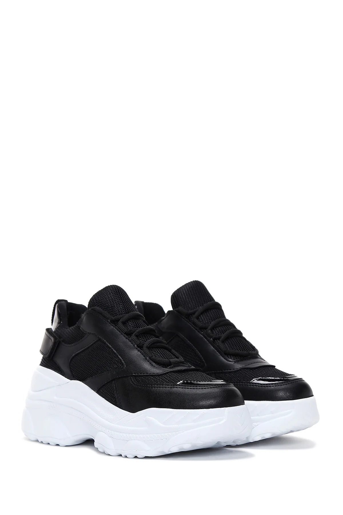 Kadın Siyah Bağcıklı Kalın Tabanlı Sneaker - Image 3