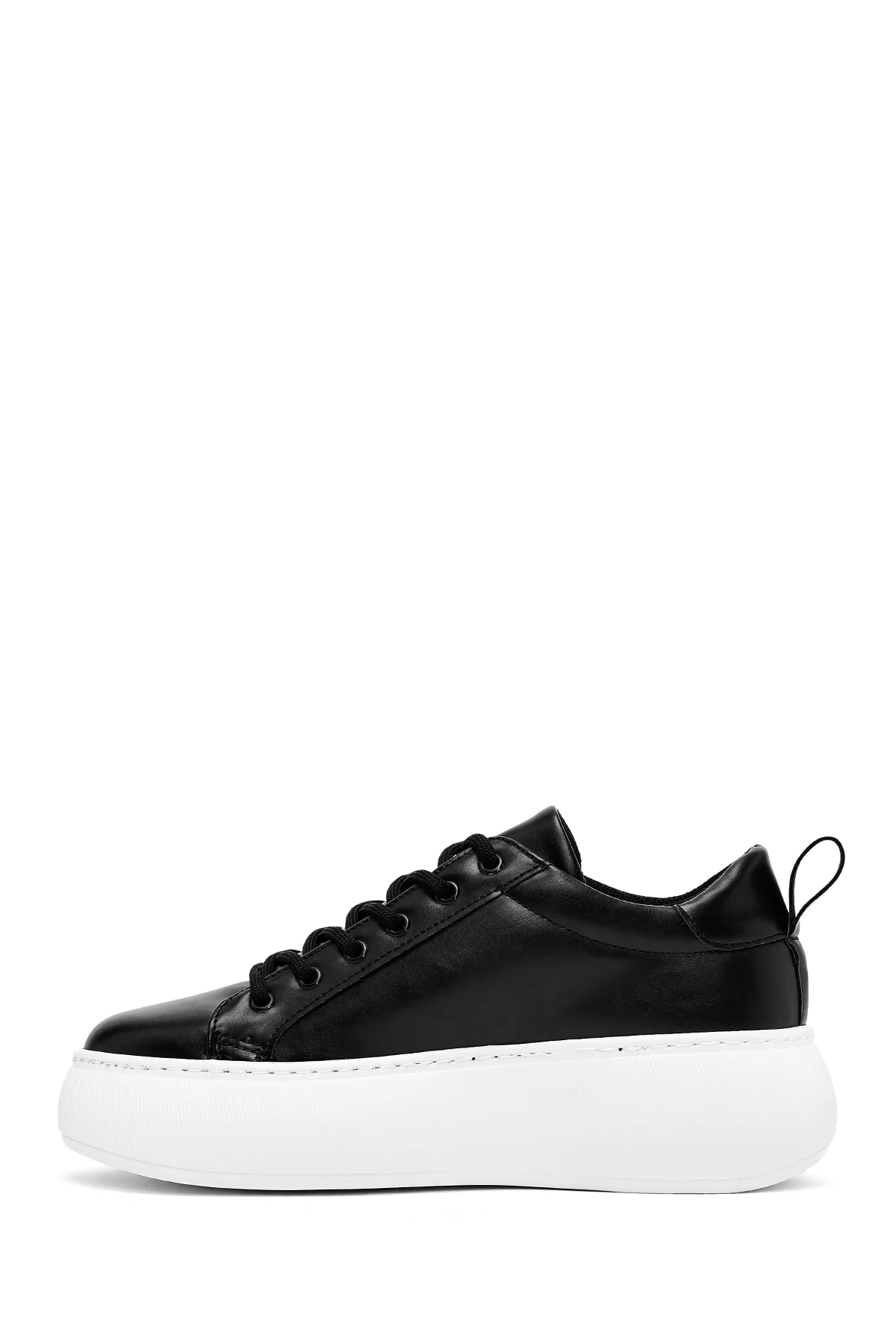 Kadın Siyah Bağcıklı Kalın Tabanlı Sneaker - Image 3