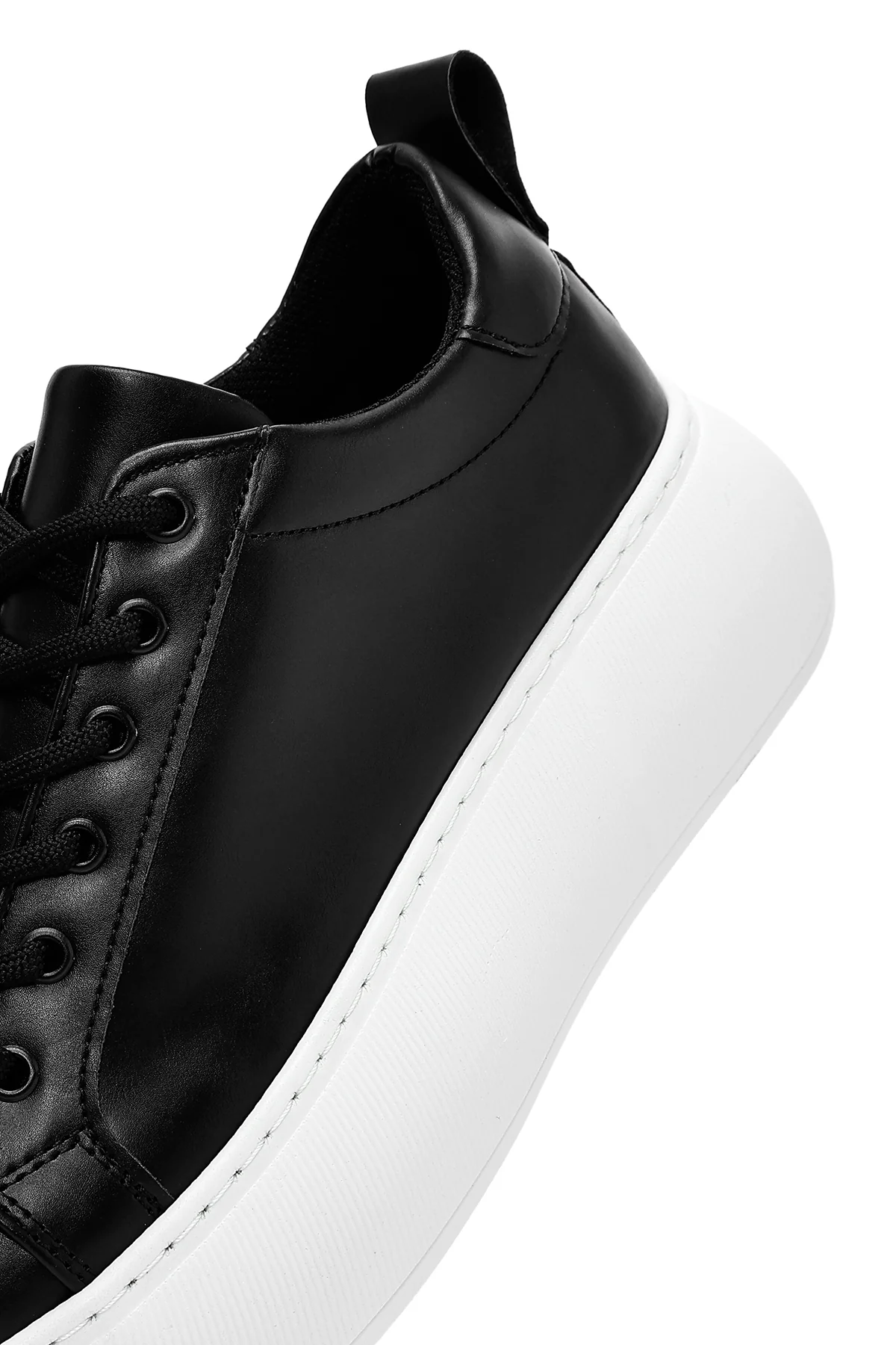 Kadın Siyah Bağcıklı Kalın Tabanlı Sneaker - Image 9